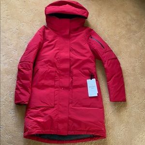 lululemon Winter Warrior Parka (8) **NWT**